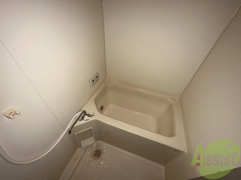 バス・シャワールーム　浴槽スペース的にもゆったり入れると思います。