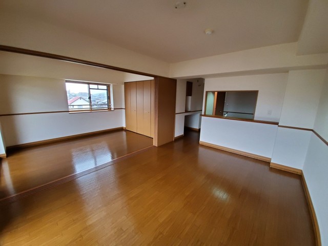 居室・リビング　【居間・リビング】※入居中の為、写真は全て参考写真です。