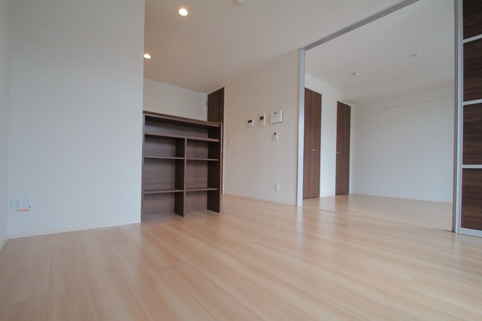 居室・リビング　リビングは広々10.79帖♪