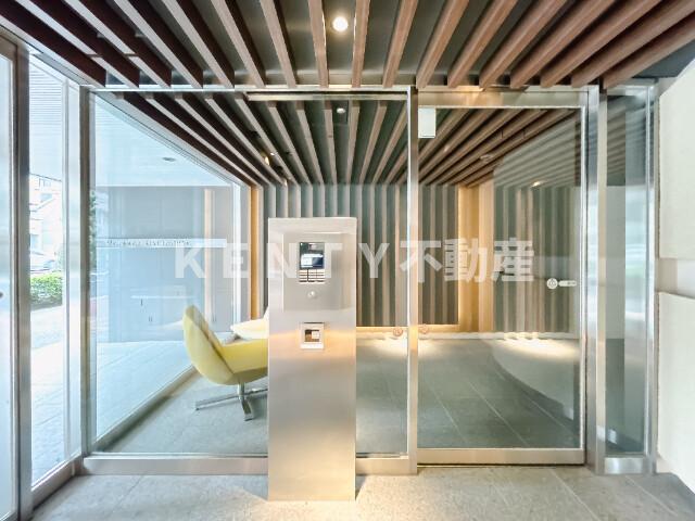 エントランス　ゆとりのあるエントランスです