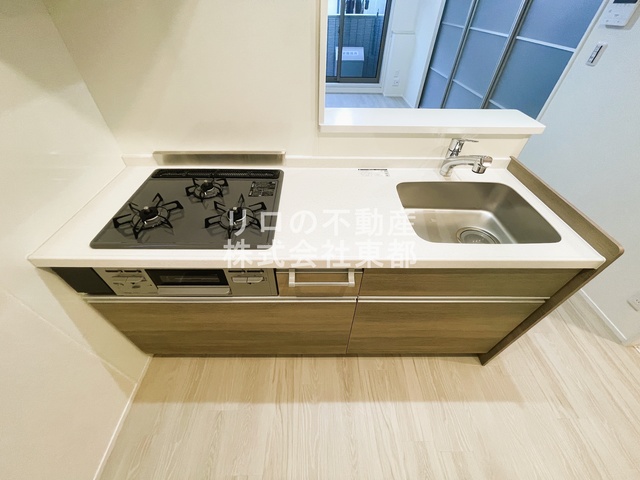 キッチン　システムキッチンは調理スペースも広くストレスなくお料理可能♪