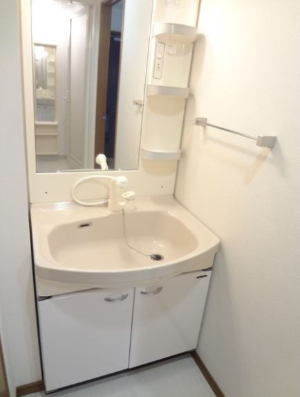 洗面設備　身支度に欠かせない独立洗面台♪