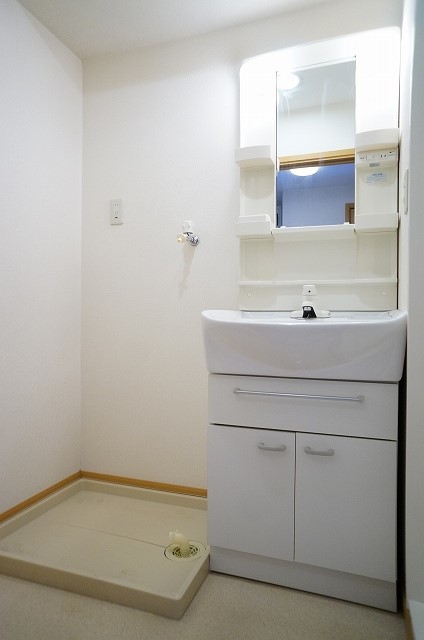 洗面設備　使いやすい洗面所です