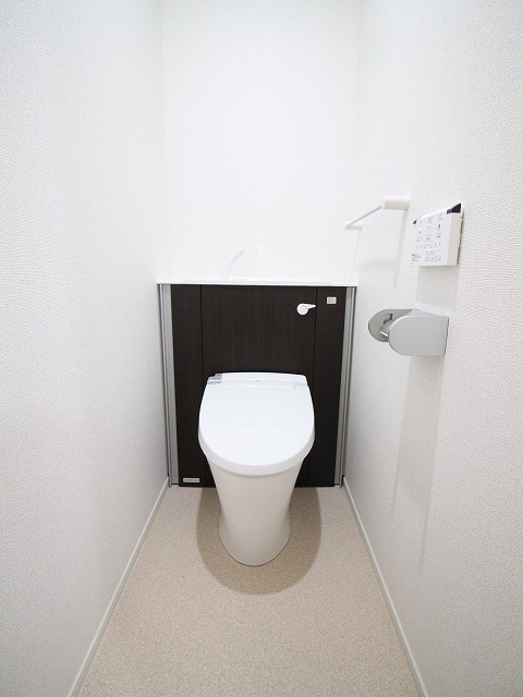 トイレ　温水洗浄便座