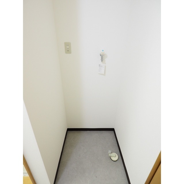 その他　※参考。写真は３０３号同タイプ。