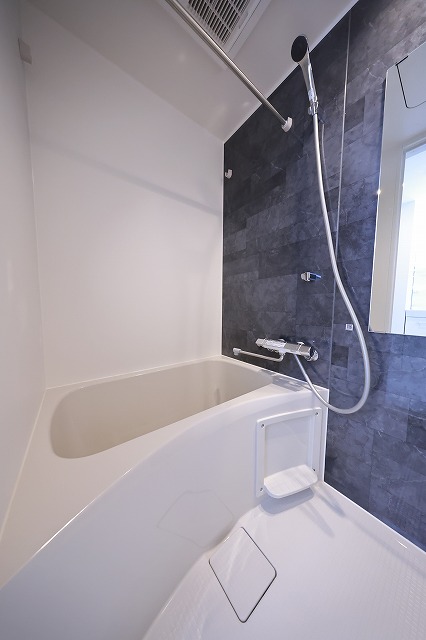 バス・シャワールーム　バス※別部屋参考写真