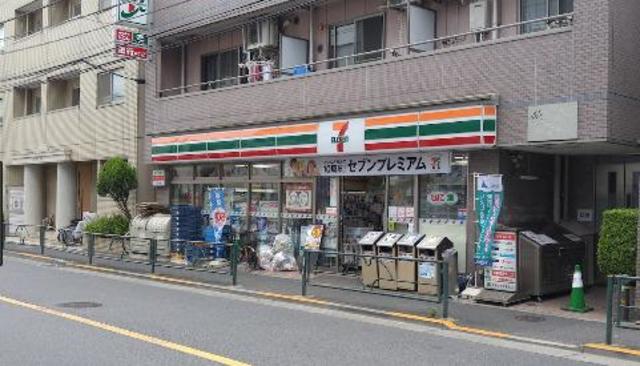 コンビニ　セブンイレブン中野中央4丁目店（コンビニ）まで214m