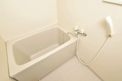 バス・シャワールーム　別部屋参考画像。現況優先・間取り反転です。