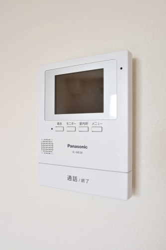 セキュリティ　別部屋参考画像。現況優先・間取り反転です。