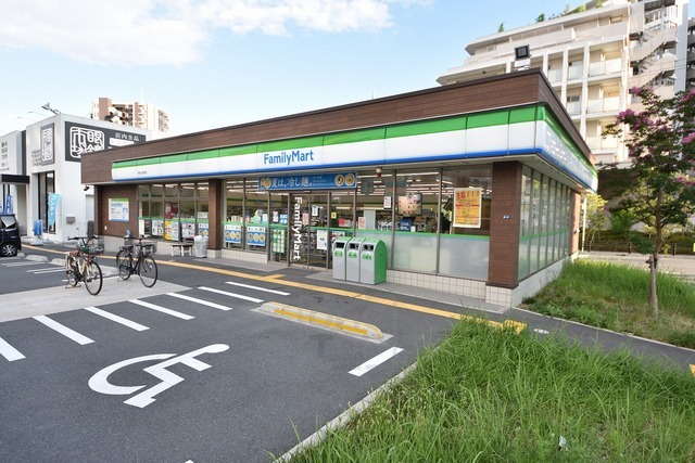 コンビニ　ファミリーマート　豊中上新田（コンビニ）まで419m