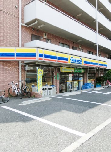 コンビニ　ミニストップ　高井戸東3丁目店（コンビニ）まで77m
