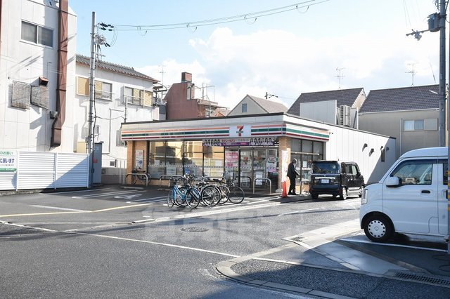 コンビニ　セブンイレブン　東大阪近江堂2丁目店（コンビニ）まで557m