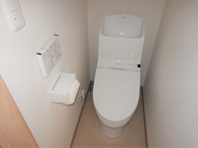 トイレ　別部屋同タイプ