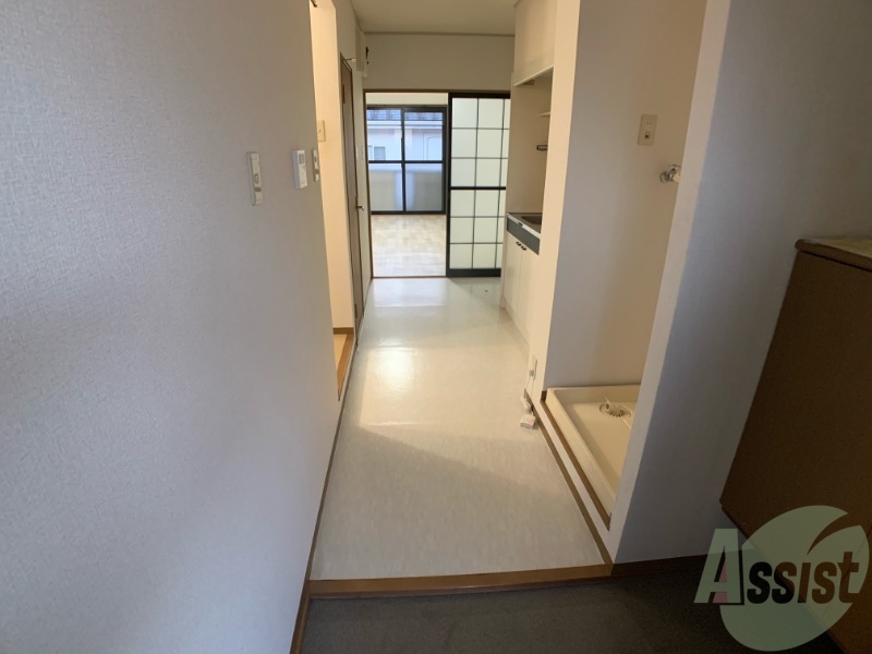 玄関　玄関でございます。毎日の出入りはこちらから。