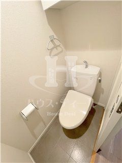 トイレ　別号室参考写真です