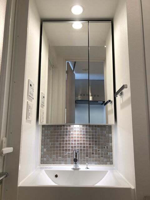 洗面設備　※写真は同タイプ住戸です。