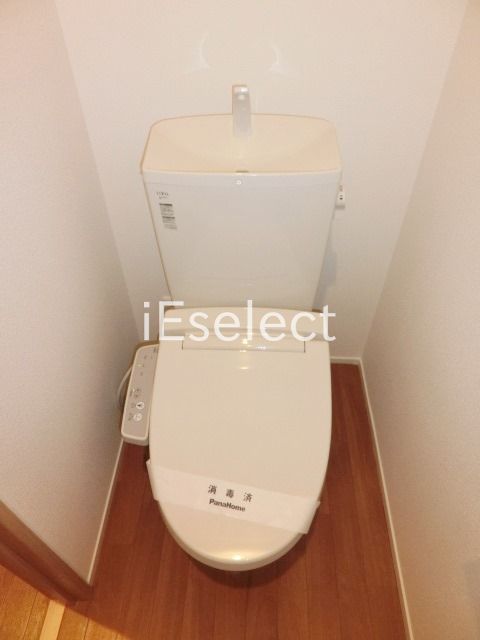 トイレ　ウォシュレット付きです。