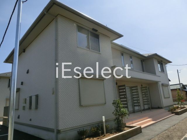 建物外観　2015年完成の築浅物件