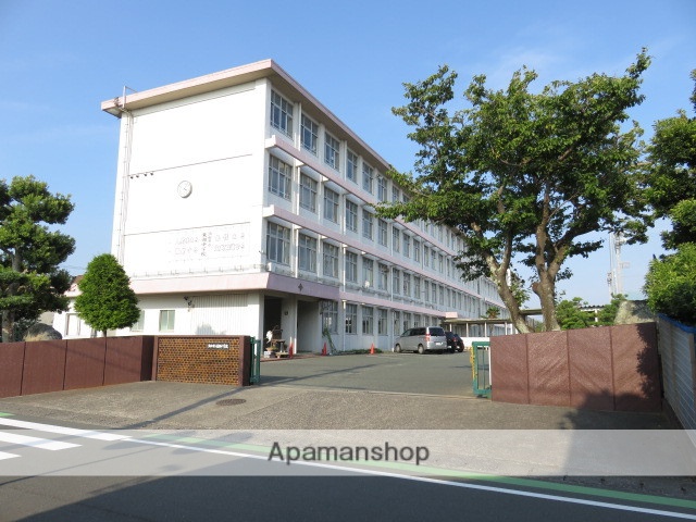 中学校　東部中学校（中学校）まで260m