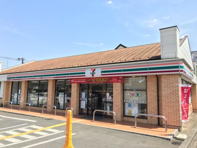 コンビニ　セブンイレブン（コンビニ）まで550m