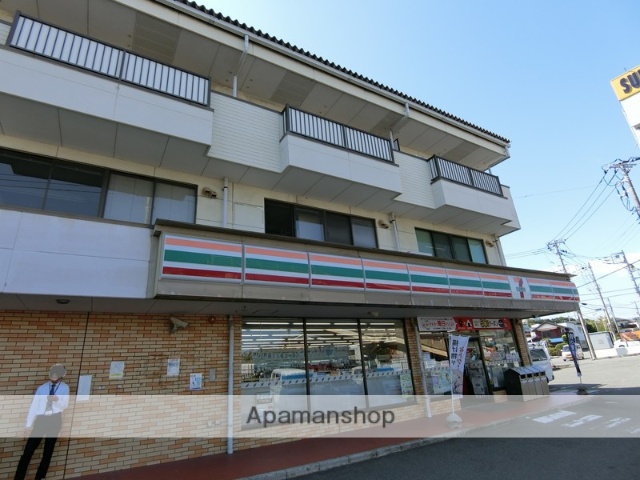 コンビニ　セブンイレブン（コンビニ）まで227m
