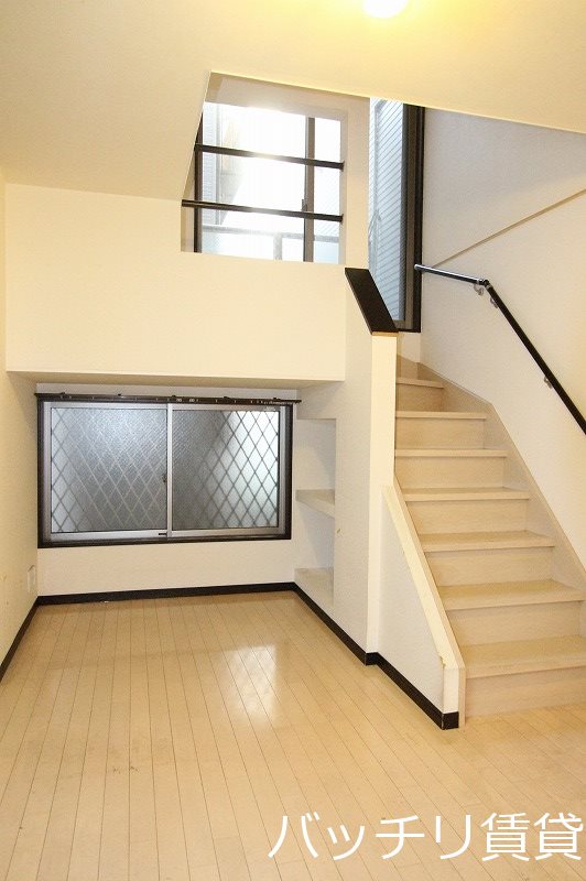 居室・リビング　画像は同型タイプの為、現状を優先致します。