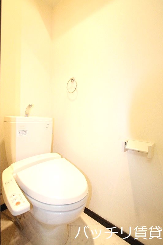 トイレ　画像は同型タイプの為、現状を優先致します。