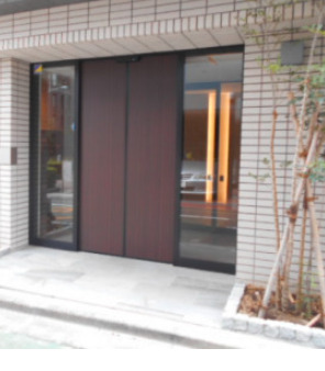 エントランス　建物の内部です