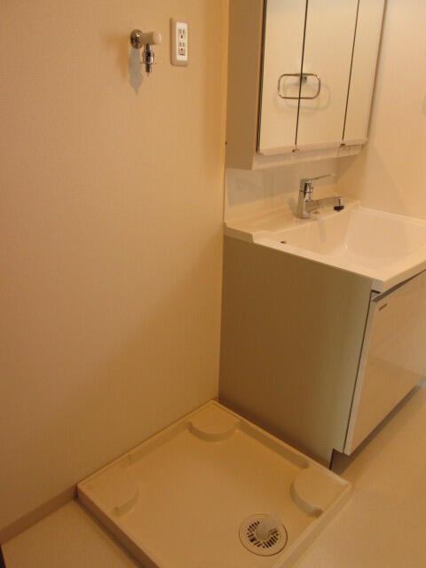 バルコニー　浴室乾燥機完備