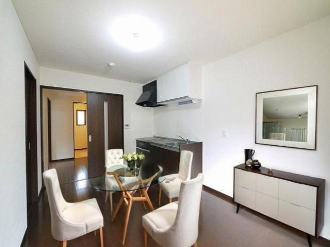 居室・リビング　CGで家具等を配置したもので家具等は含まれません