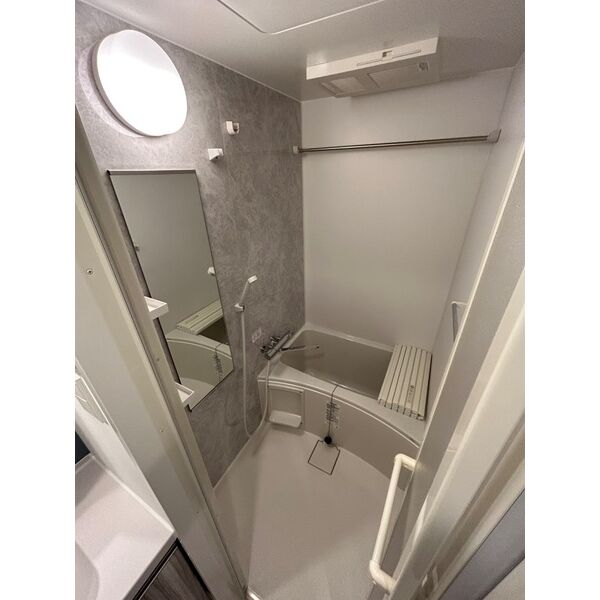 バス・シャワールーム　室内