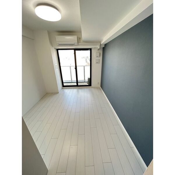 居室・リビング　室内