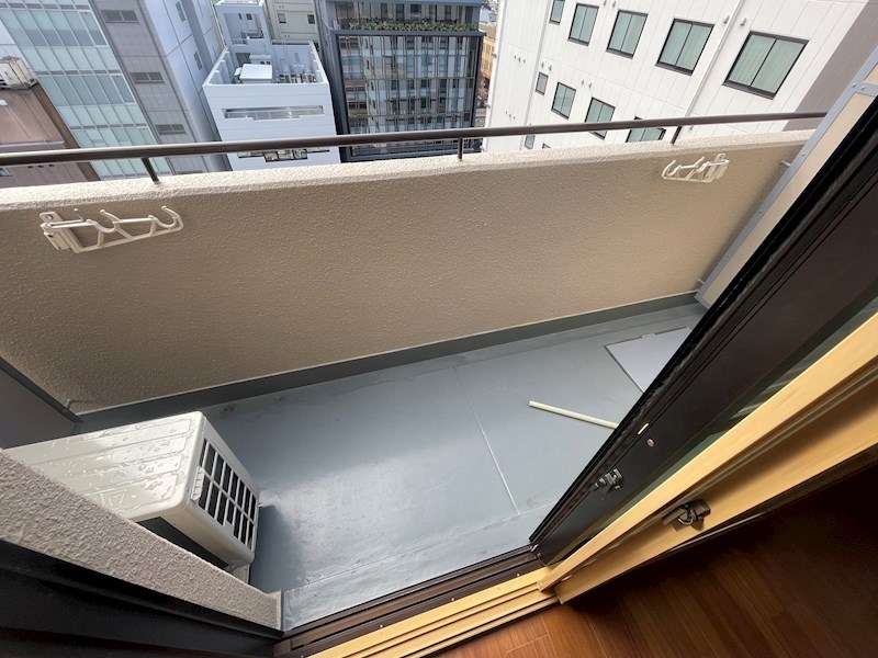 バルコニー　に