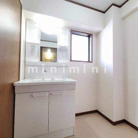 洗面設備　※写真は別号室のものですので現状優先です。