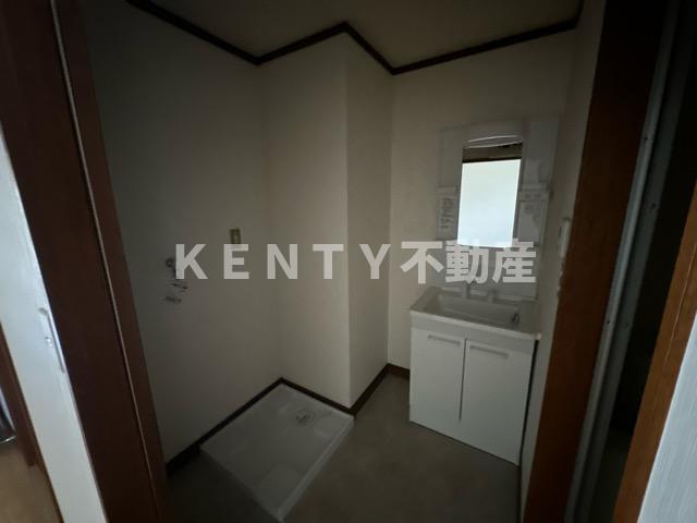 洗面設備　脱衣スペースもあります