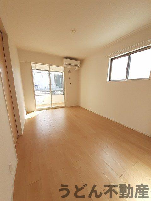 居室・リビング　うどん県のお部屋探しはうどん不動産へ うどんちゃんとLINE