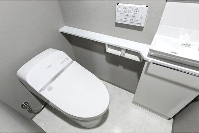 バルコニー　浴室乾燥機完備