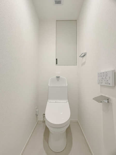 トイレ　※写真は同タイプ住戸です。