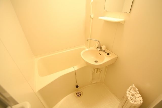 バス・シャワールーム　ラセレナ　当店なら仲介手数料無料でご紹介。