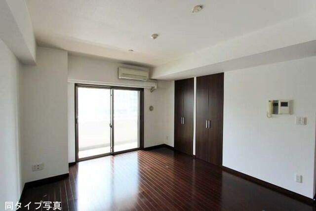 居室・リビング　こちらのリビングで趣味の時間をお楽しみください