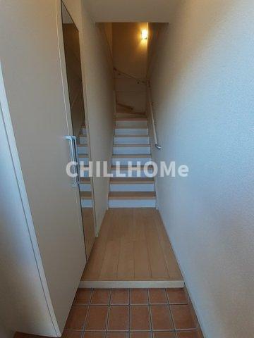 玄関　当社、チルホームのHPもご覧ください(^^)/物件情報多数♪