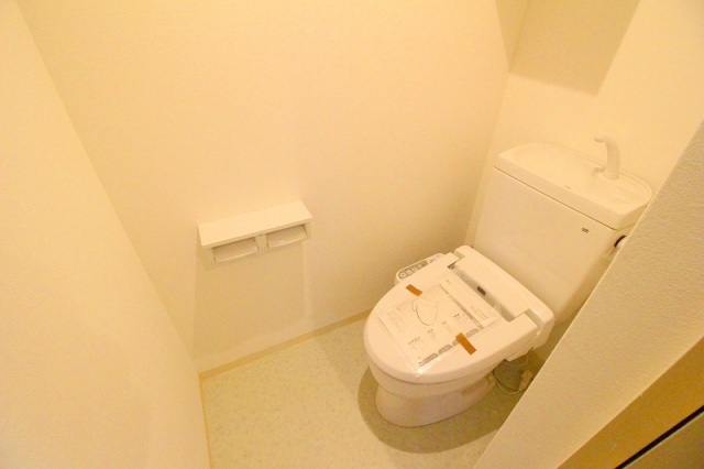 トイレ　別号室の画像です。参考までに