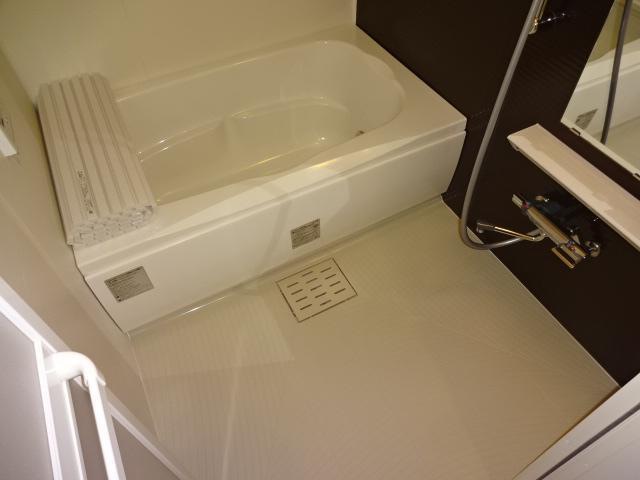 バス・シャワールーム　写真は同メーカーの類似のものになります