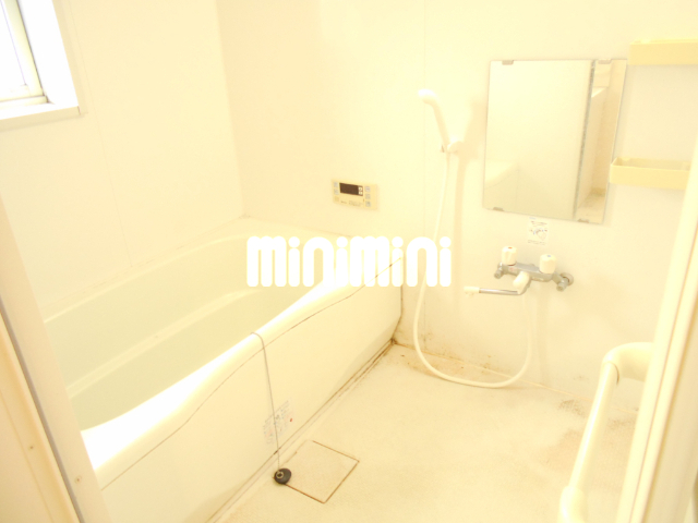 バス・シャワールーム　別号室反転写真