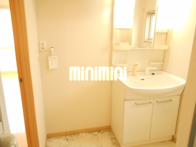 洗面設備　別号室反転写真