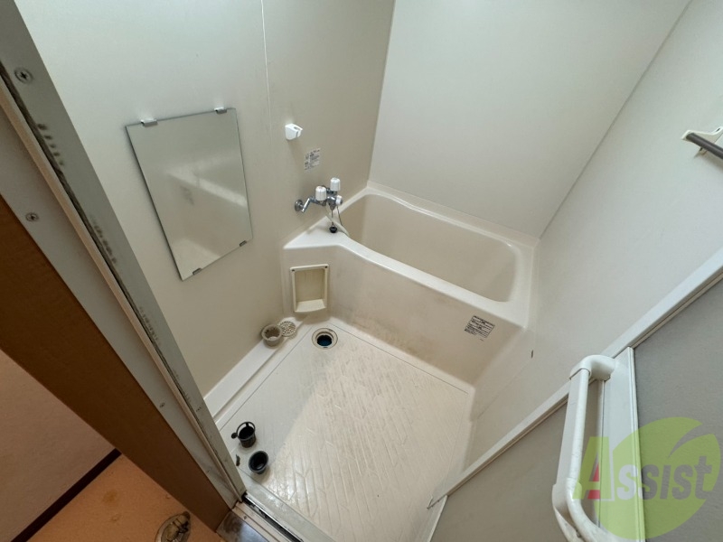 バス・シャワールーム　ユニットバスです。疲れを癒すのに欠かせませんね！