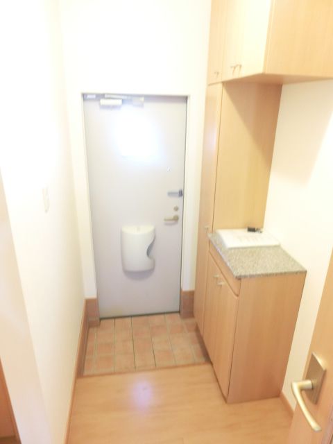 玄関　シューズBOX付になります。