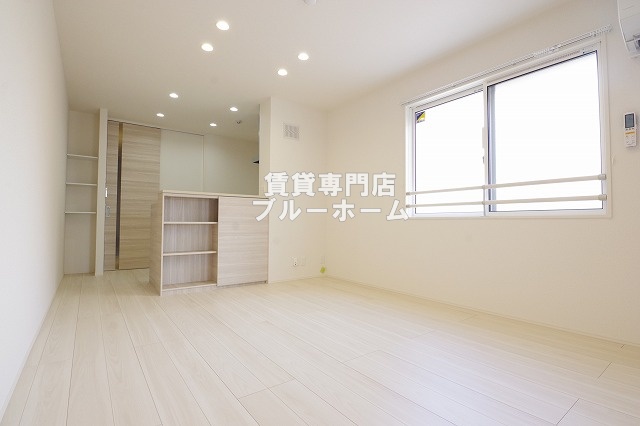 南海本線 堺駅 徒歩16分 3階建 築1年の居間写真