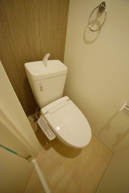 トイレ　温水洗浄便座