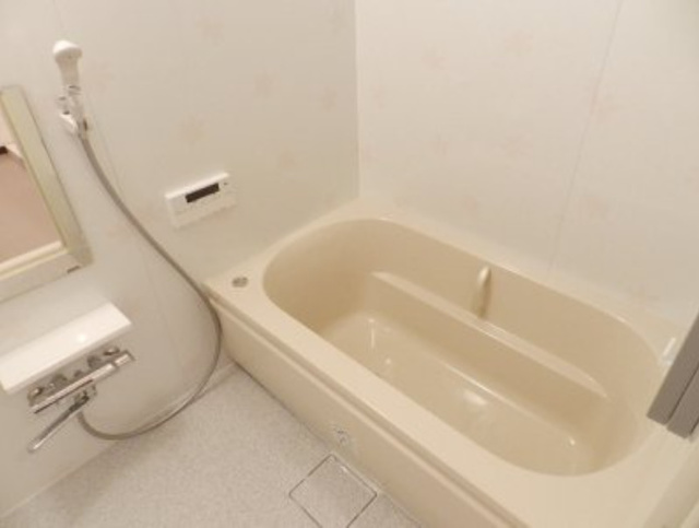 バス・シャワールーム　バス／シャワー